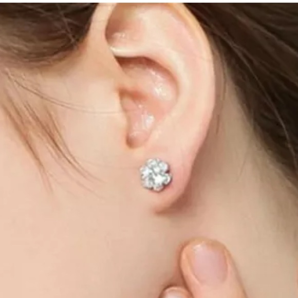 925 Silver Stud Earrings Elegant Jewelry Women - Picture 3 of 3